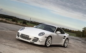 保时捷997 turbo s改装版汽车桌面壁纸