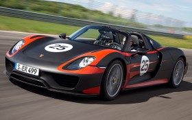 2013款保时捷918 Spyder汽车桌面壁纸