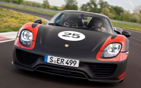 2013款保时捷918 Spyder汽车桌面壁纸