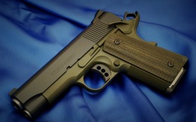 M1911手枪军事桌面壁纸