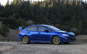 2015款斯巴鲁WRX STI汽车桌面壁纸