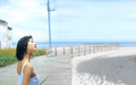 日本美女明星堀北真希桌面壁纸