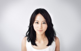 日本美女明星堀北真希桌面壁纸