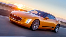 2014款起亚 GT4 Stinger跑车桌面壁纸