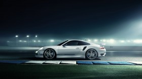 2014款保时捷911 Turbo TechArt改装版跑车桌面壁纸