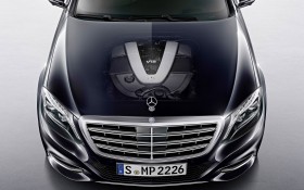 2015款奔驰S600汽车桌面壁纸