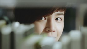 《爱情雨》张根硕桌面壁纸