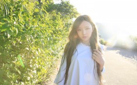 氧气美女裴紫绮桌面壁纸