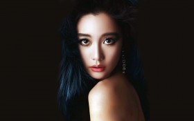韩国美女李成敏桌面壁纸