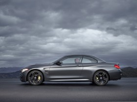 2014BMW M4敞篷车汽车桌面壁纸