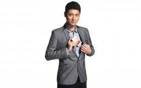 演员任重桌面壁纸