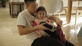《爸爸回来了》萌神奥利桌面壁纸