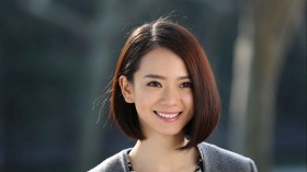 《我的播音系女友》幽默电影桌面壁纸
