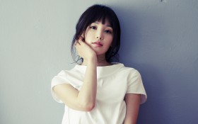 韩国美女南奎丽桌面壁纸