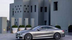 2015款奔驰 S-Class轿车桌面壁纸