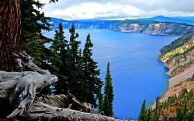美国火山口湖风景桌面壁纸