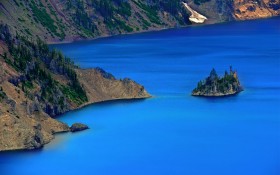 美国火山口湖风景桌面壁纸