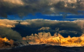 云南梅里雪山风景桌面壁纸