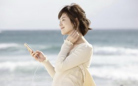 韩国美女明星宋慧乔桌面壁纸