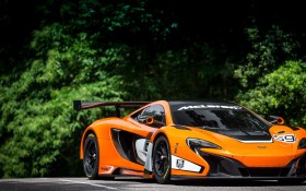 2015款迈凯伦 650S GT3 汽车桌面壁纸