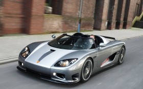 幽灵超跑Koenigsegg汽车桌面壁纸
