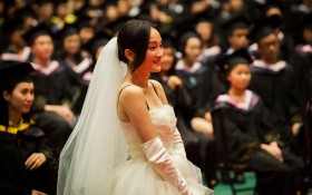 《我的早更女友》桌面壁纸