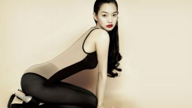 韩国美女明星申敏儿桌面壁纸