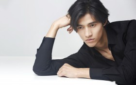 帅哥男模李子峰桌面壁纸