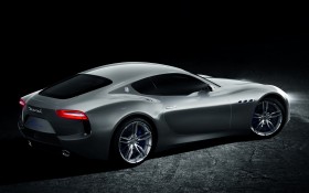 意大利跑车Maserati汽车桌面壁纸