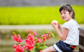 《爸爸去哪儿》第三季夏天小公主桌面壁纸