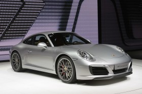 2016款保时捷911 Carrera S汽车桌面壁纸
