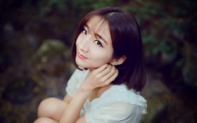 清纯可爱邻家女孩桌面壁纸