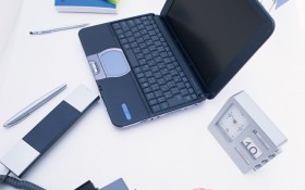 时尚简约办公室静物写真桌面壁纸