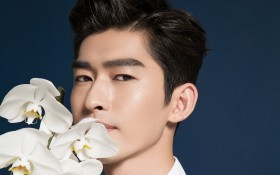 帅哥明星张翰桌面壁纸