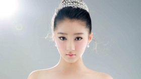 美女明星关晓彤桌面壁纸