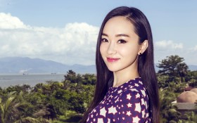 美女明星霍思燕海边写真桌面壁纸