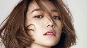 韩国美女明星高俊熙桌面壁纸