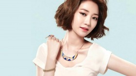 韩国美女明星高俊熙桌面壁纸