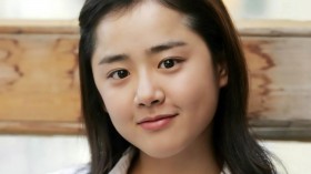 韩国美女明星文根英桌面壁纸