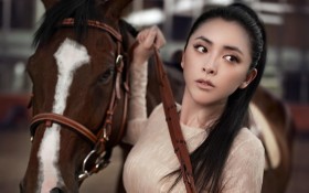 美女明星黄小蕾桌面壁纸