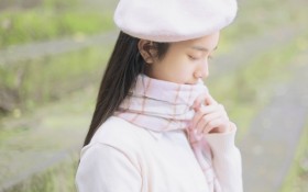 清纯冬日女孩唯美写真桌面壁纸