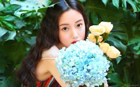 可爱森系美女桌面壁纸