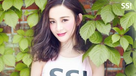 清新美女陈昱霖桌面壁纸