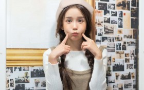 小清新双马尾美女桌面壁纸