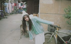 清纯可爱小美女桌面壁纸