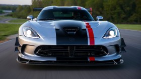 2016道奇Viper ACR汽车桌面壁纸