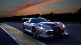 2016道奇Viper ACR汽车桌面壁纸