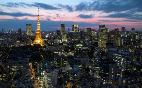 日本东京铁塔桌面壁纸