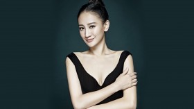 美女演员曾泳醍桌面壁纸