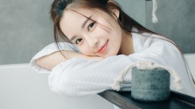 美女演员温心桌面壁纸